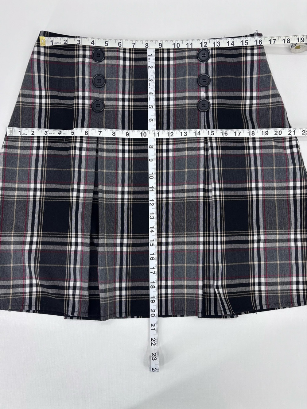 Point Zero Nicole Benisti Black and Gray Plaid Pleated A-Line Mini Skirt, 10 - Picture 11 of 14